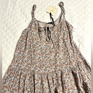 NWT Floral Sleeveless Dress Size Medium